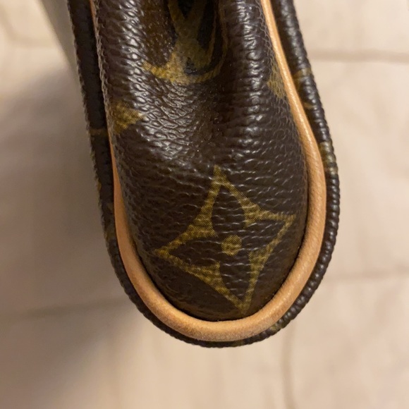 ♥️Flawless Authentic Louis Vuitton Eva Monogram Bag♥️ - Picture 6 of 9